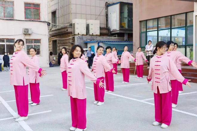 凯发K8一触即发健康常识健康知识小常识济南市第二人民医院中医眼科开展“情暖三月•