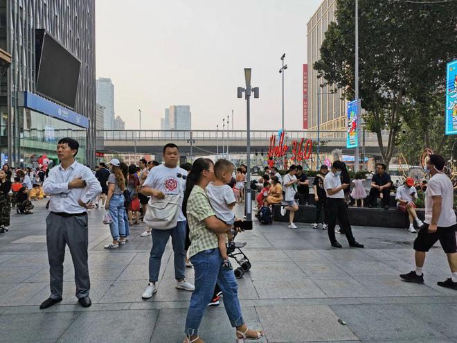 凯发K8一触即发健康小常识30条宝宝感冒幼儿感冒图片幼儿园刚迎来关门潮产科也撑不